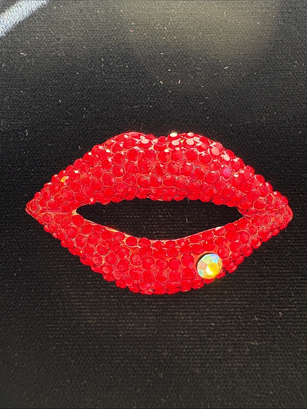 Red Crystal Lip Brooch - Sparkling Statement Pin